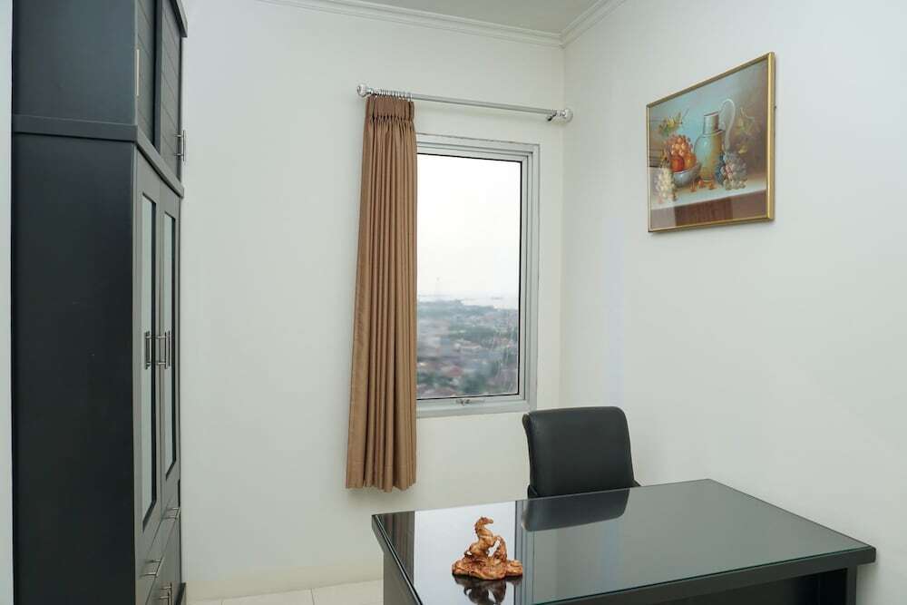 Джакарта: 2BR Apartment Seaview with Workspace at Mediterania Marina Ancol