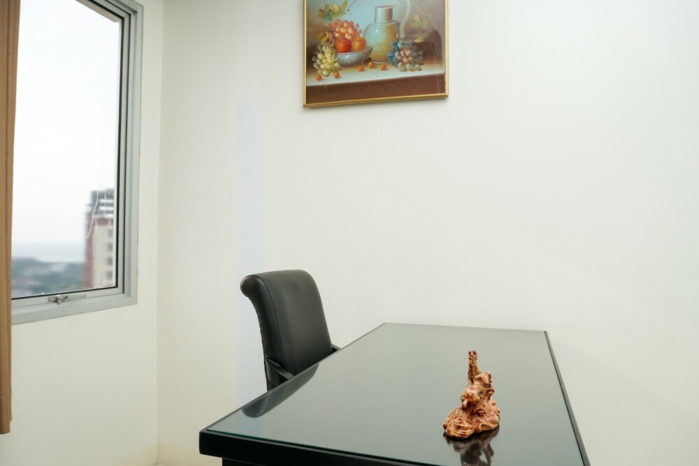 Джакарта: 2BR Apartment Seaview with Workspace at Mediterania Marina Ancol