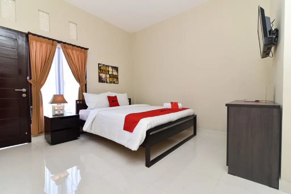 Кута: RedDoorz Plus near Jalan Imam Bonjol Denpasar