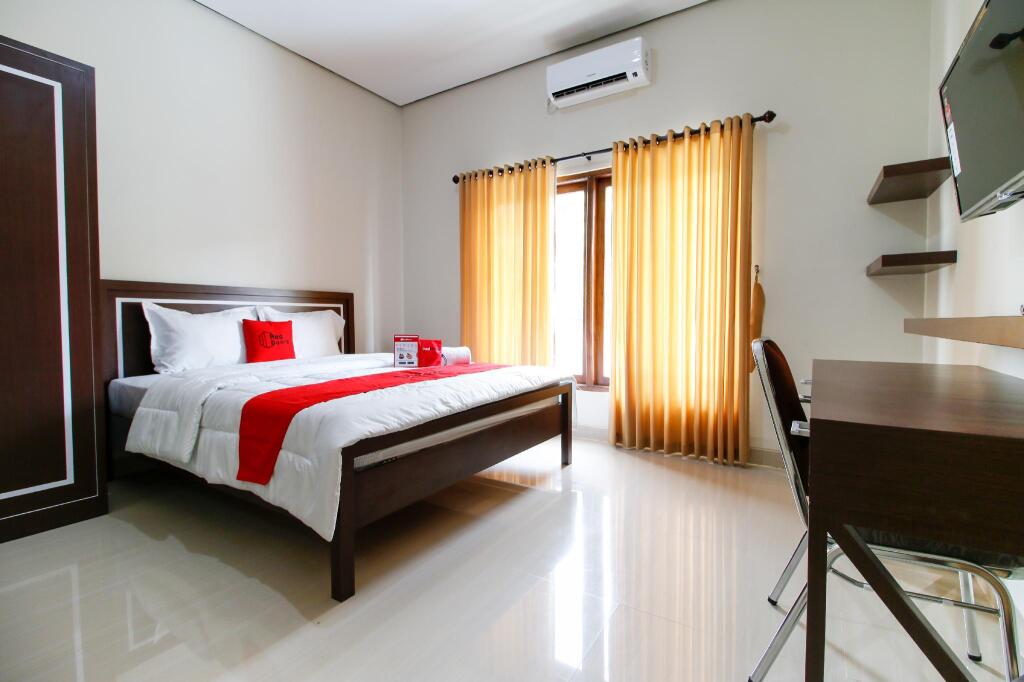Слеман: RedDoorz @ Jalan Palagan