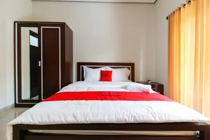 Слеман: RedDoorz @ Jalan Palagan