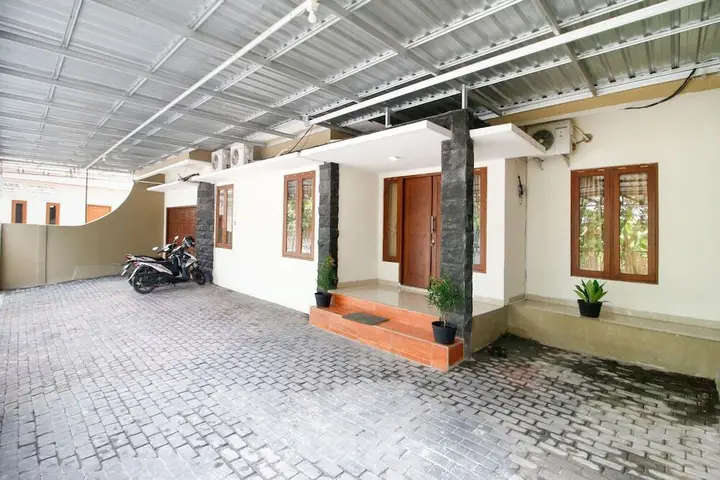 Слеман: RedDoorz @ Jalan Palagan