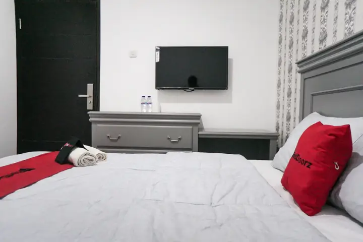 Маланг: RedDoorz Plus @ Tlogomas