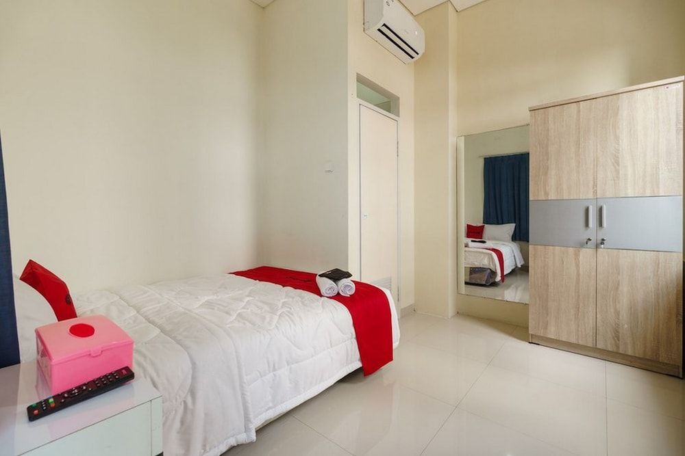 Джакарта: Reddoorz @ Pasar Baru 2