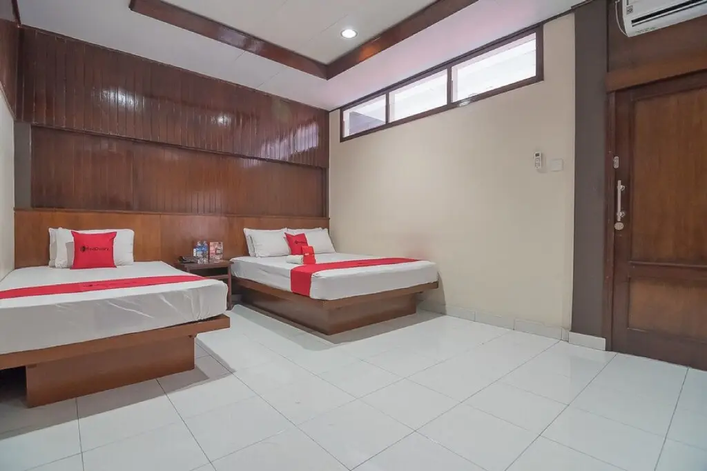 Бандунг: RedDoorz plus near Museum Geologi Bandung