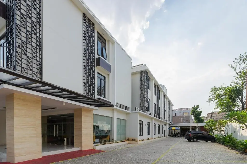 Джакарта: RedDoorz Plus near Lippo Mall Kemang 2