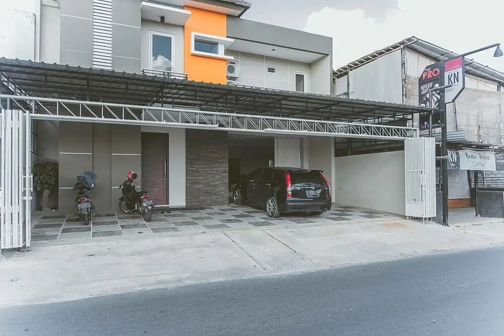 Джокьякарта: RedDoorz near Ambarukmo Yogyakarta 2