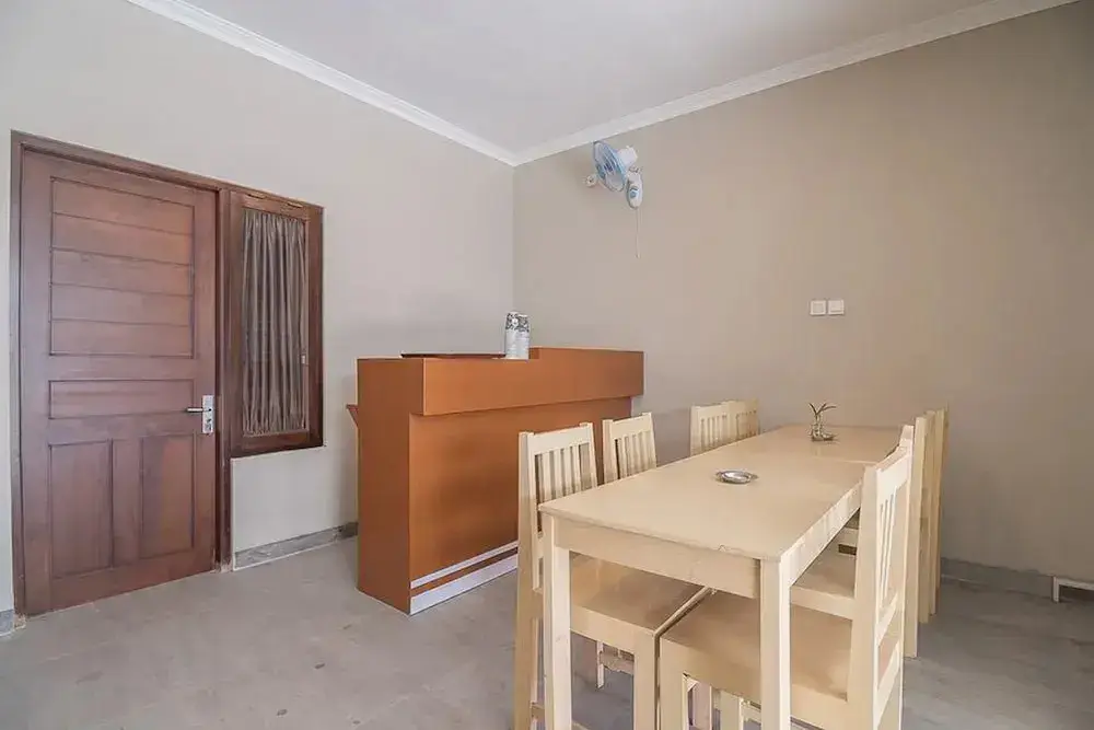 Джокьякарта: RedDoorz near Ambarukmo Yogyakarta 2