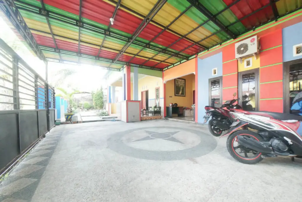 Баньюванги: RedDoorz Syariah near Mall Roxy Banyuwangi 2