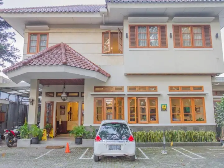 Бандунг: RedDoorz near Simpang Dago 2