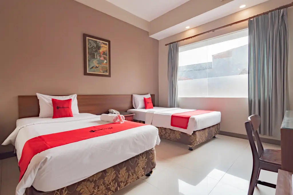Бандунг: RedDoorz near Simpang Dago 2