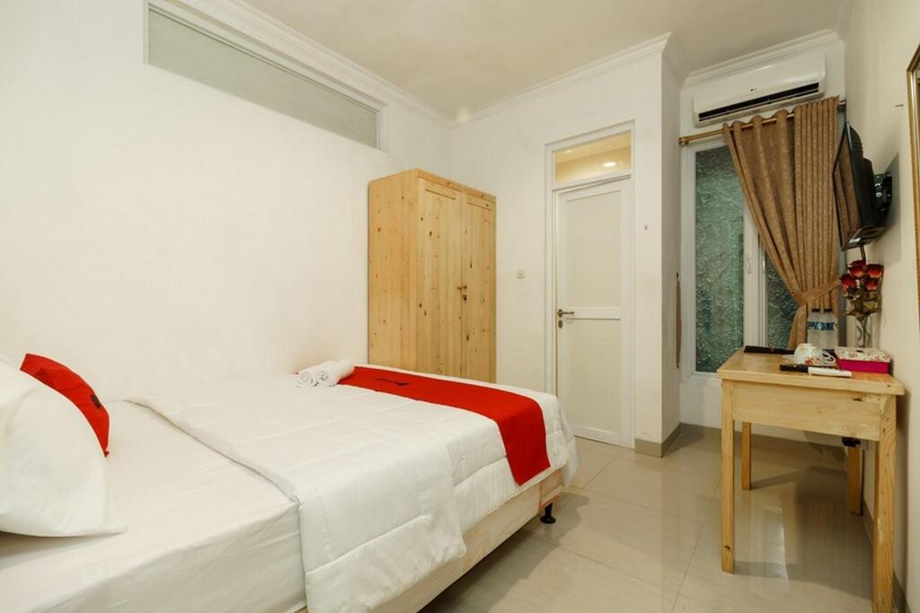 Джакарта: RedDoorz Syariah Plus near Pancoran 2