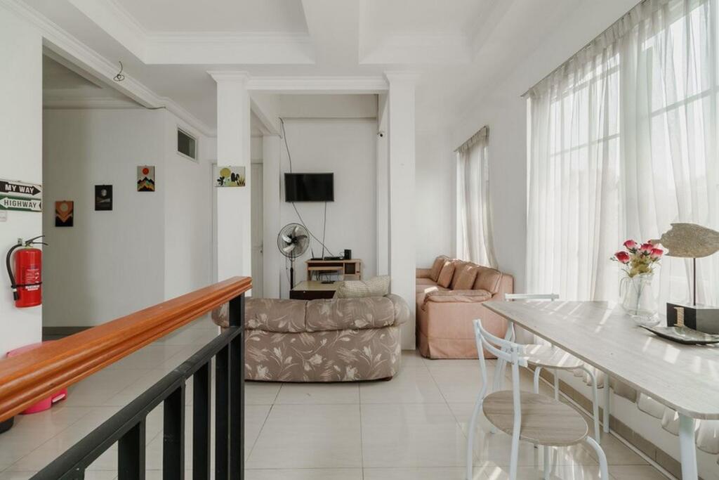 Джакарта: RedDoorz Syariah Plus near Pancoran 2