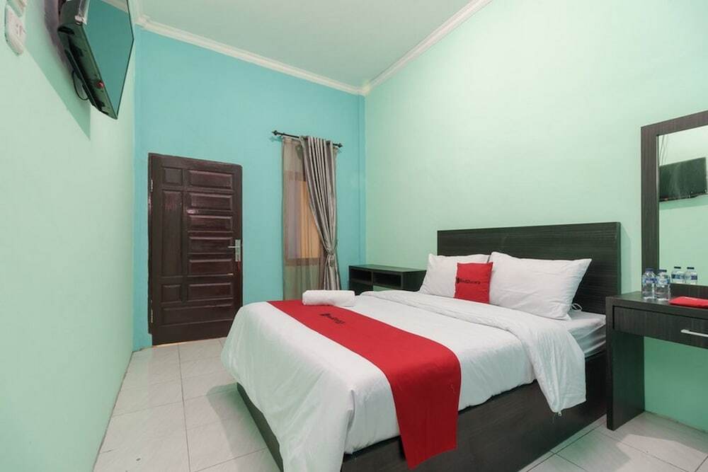 Медан: RedDoorz near UMSU Medan