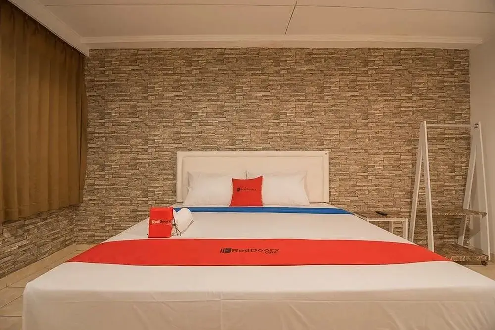 Бандунг: RedDoorz Near Telkom Corporate University 2