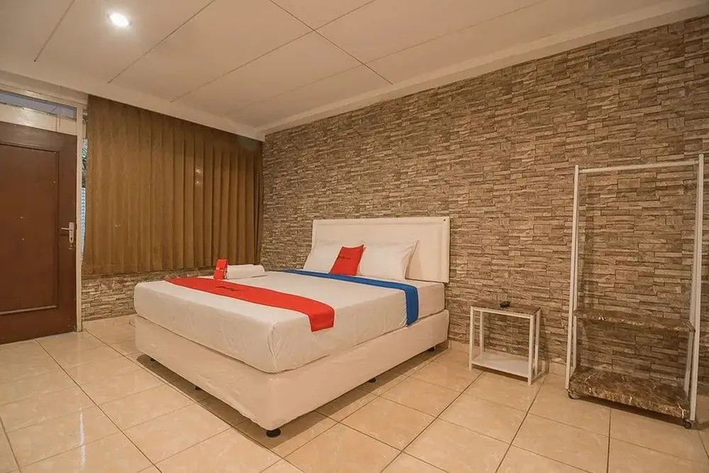 Бандунг: RedDoorz Near Telkom Corporate University 2