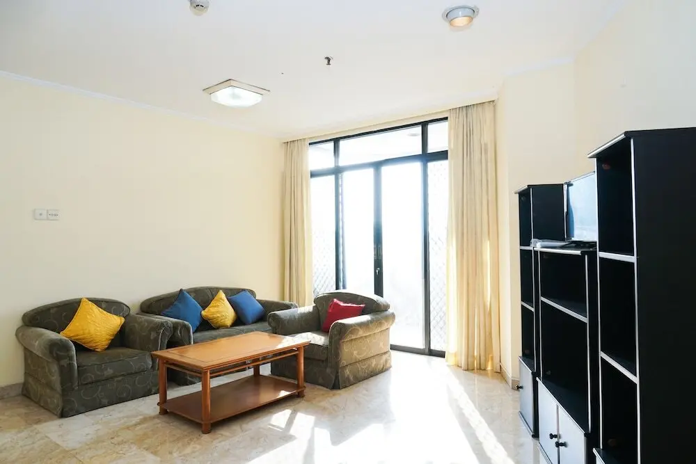 Джакарта: 2BR with Pool View at Beverly Tower Apartment