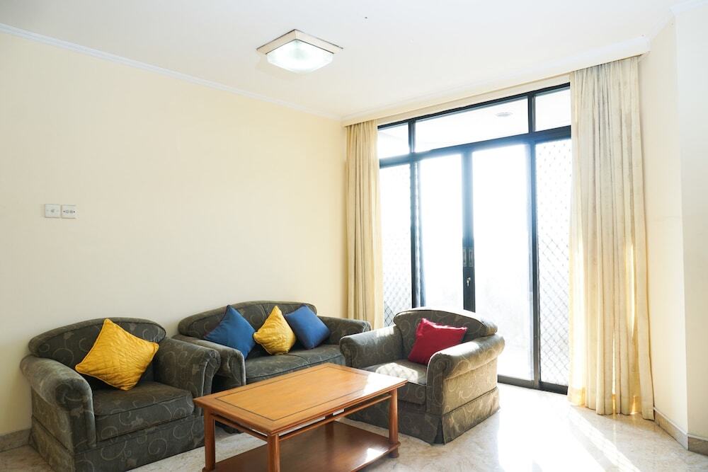 Джакарта: 2BR with Pool View at Beverly Tower Apartment