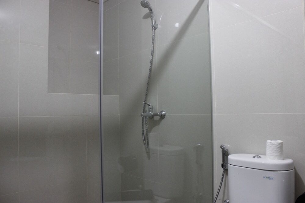 Бандунг: Artistic 3BR Apartment at Landmark Residence