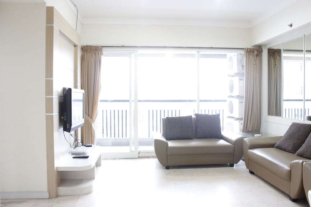Бандунг: Artistic 3BR Apartment at Landmark Residence