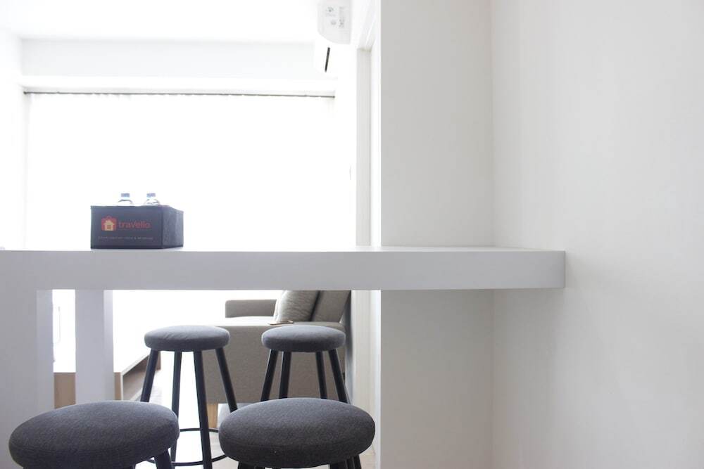 Бандунг: Artistic 3BR Apartment at Landmark Residence