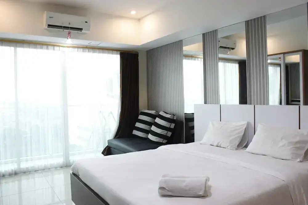 Bright Studio @ Tamansari La Grande Apartment — фото 1