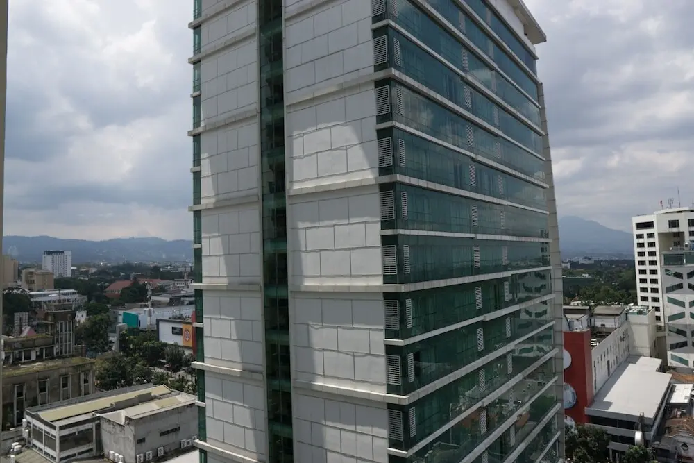 Бандунг: City View Studio Apartment at Tamansari La Grande