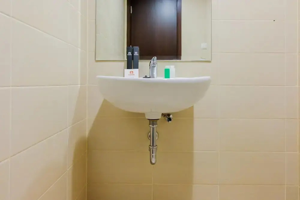 Legok: Clean 1BR Saveria Apartment