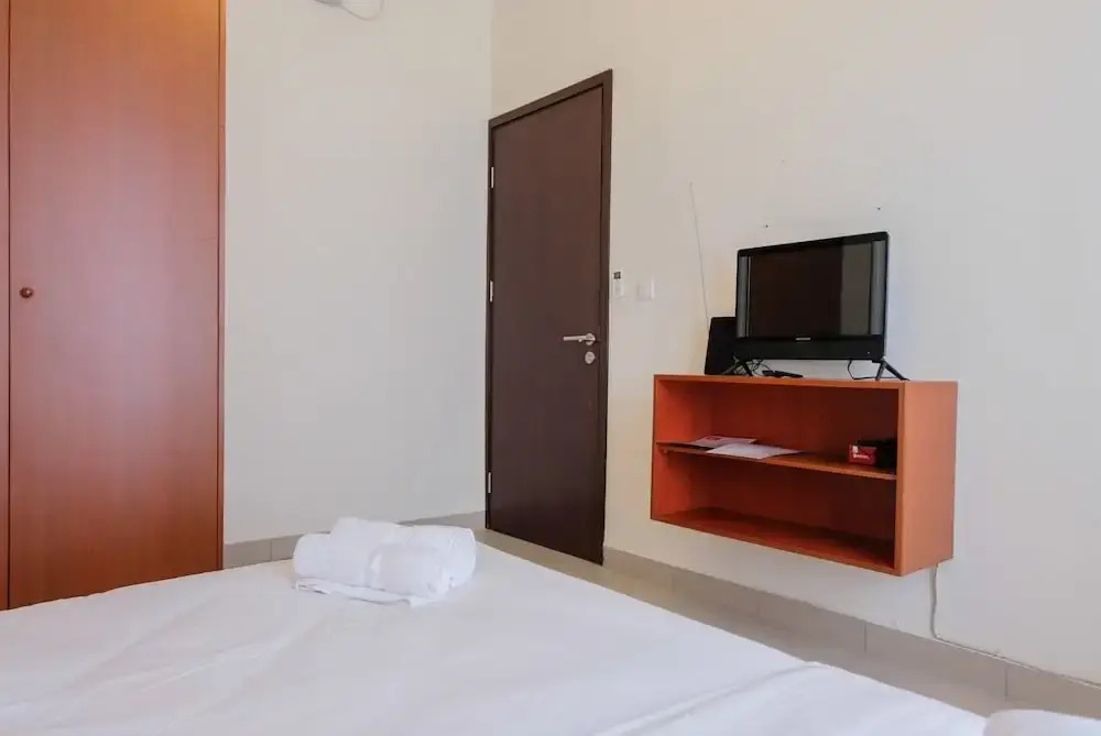 Legok: Clean 1BR Saveria Apartment