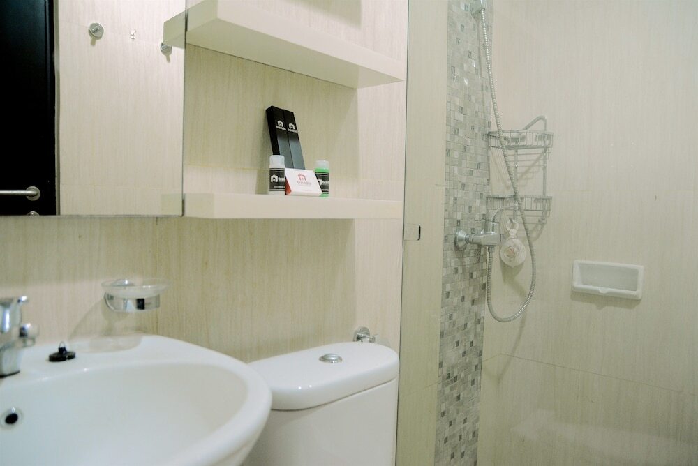 Джакарта: Clean 2Br Apartment At Cervino Village Casablanca