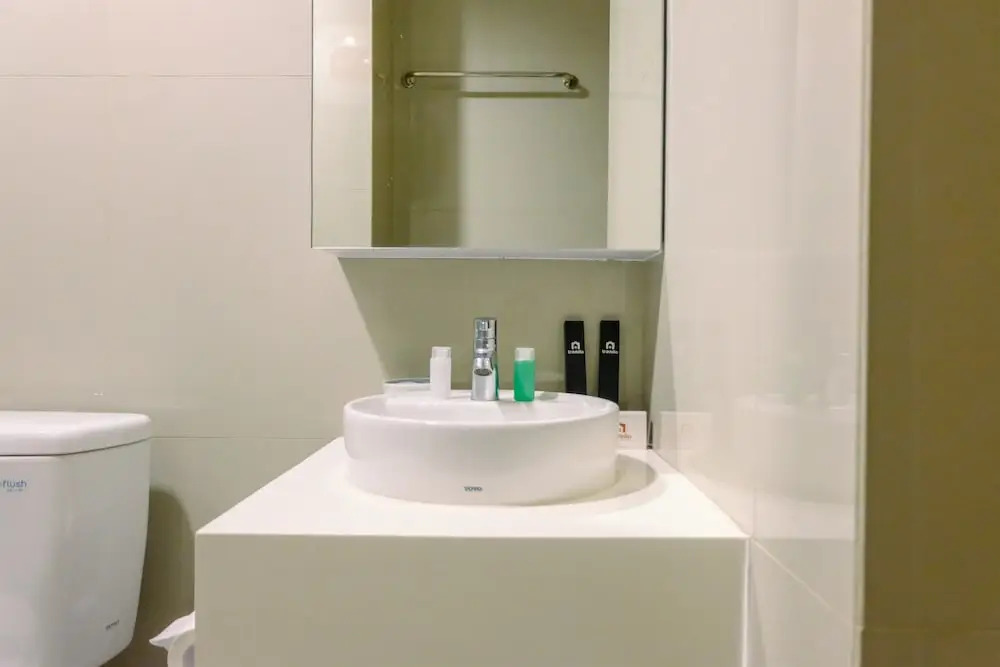 Южный Тангеранг: Comfortable 1BR Tree Park Apartment