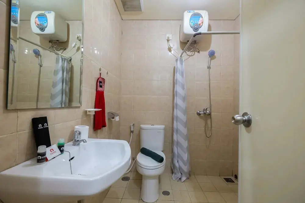 Джакарта: Comfy 1BR Apartment at Cosmo Terrace
