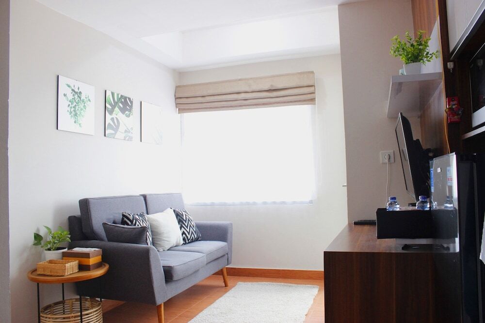 Бандунг: Comfy 2BR Apartment at Grand Asia Afrika Residence