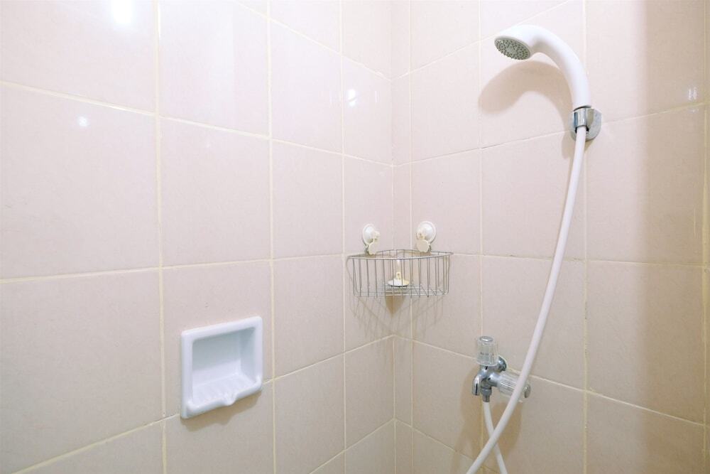 Джакарта: Comfy 2Br Gading Greenhill Apartment