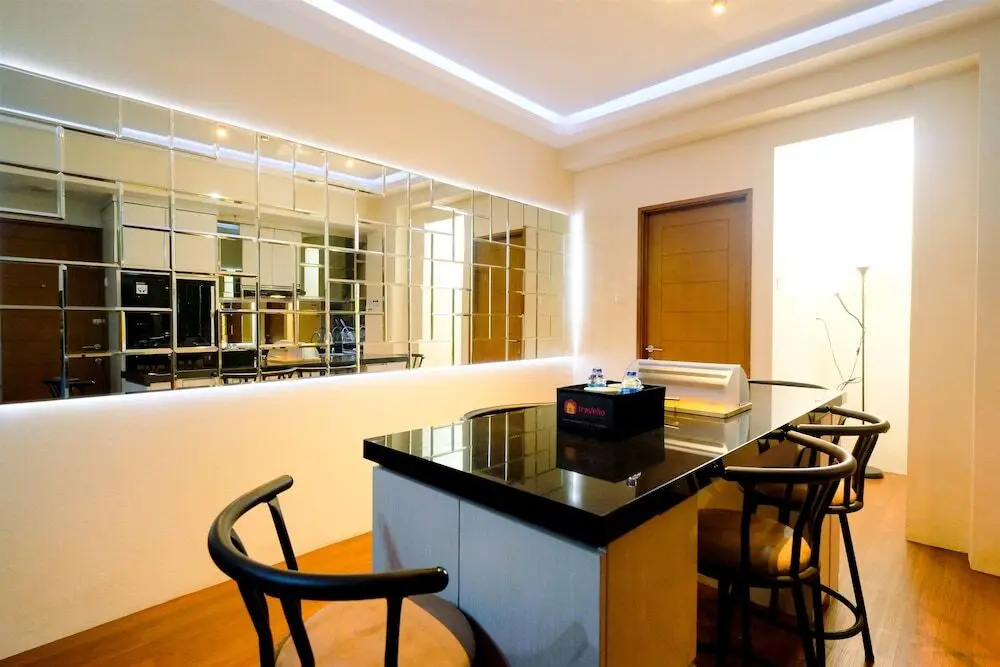 Джакарта: Comfy 2Br Gading Greenhill Apartment