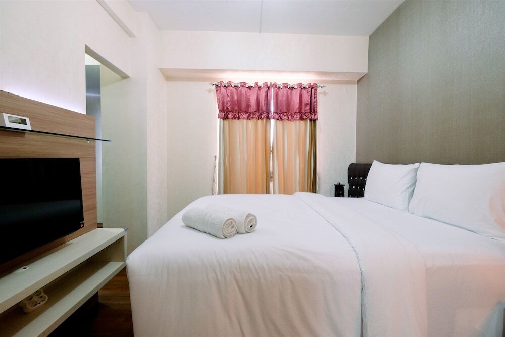 Джакарта: Comfy 2Br Gading Greenhill Apartment