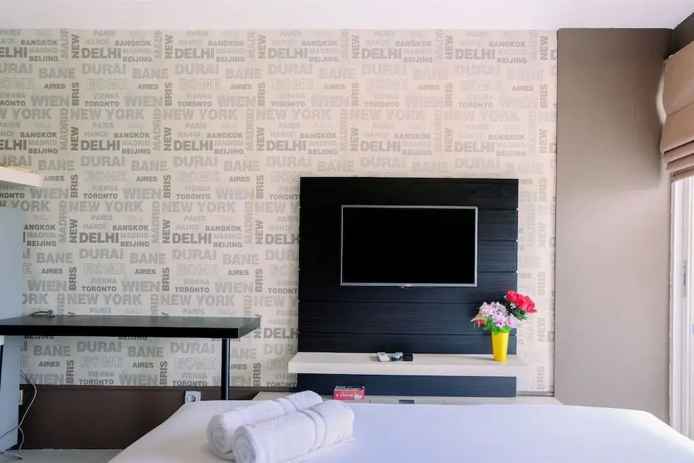 Тангеранг: Comfy Studio Apartment @ Skylounge Tamansari