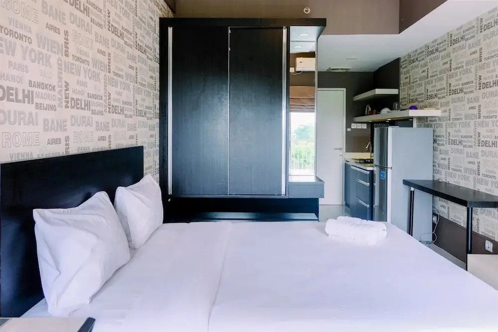 Тангеранг: Comfy Studio Apartment @ Skylounge Tamansari