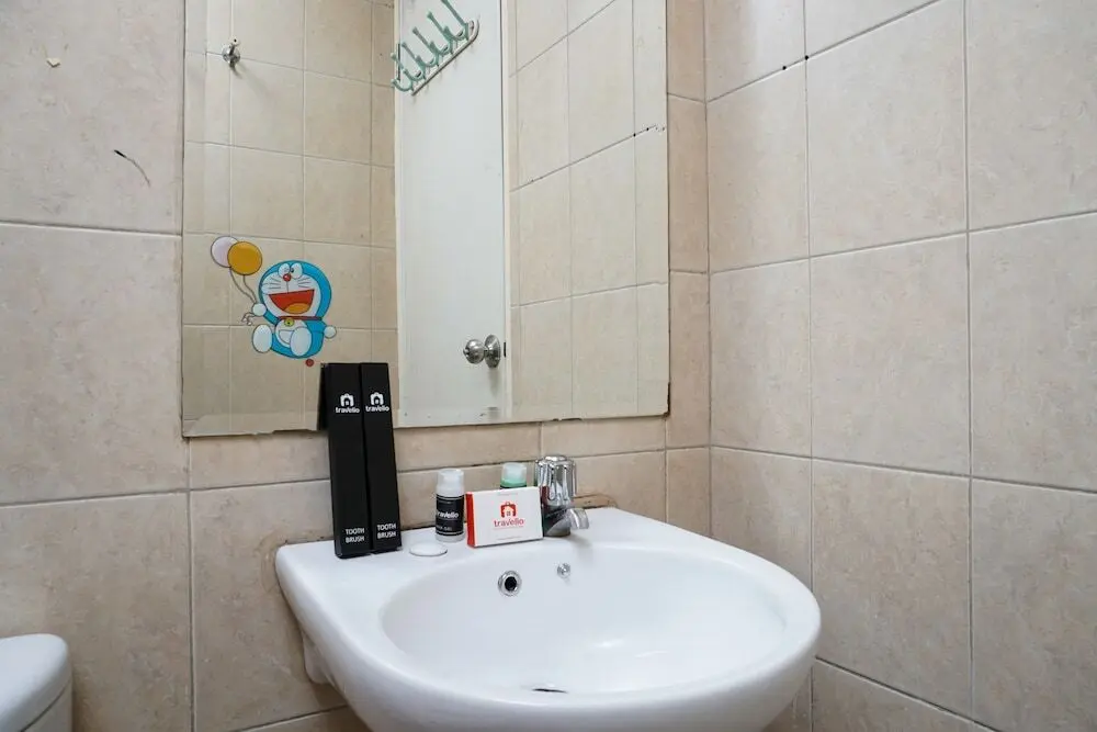 Джакарта: Compact Studio Apartment at Mediterania Marina Residences By Travelio