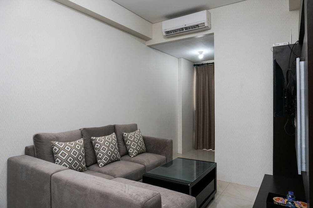 Джакарта: Cozy 2BR Aspen Residence Apartment By Travelio