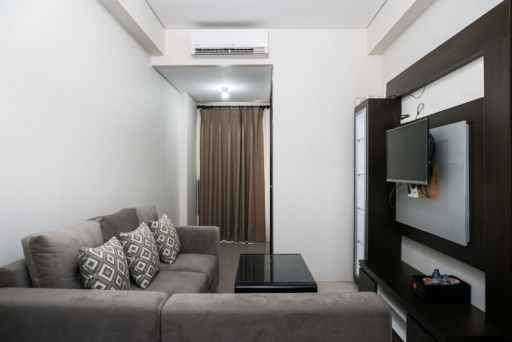 Джакарта: Cozy 2BR Aspen Residence Apartment By Travelio