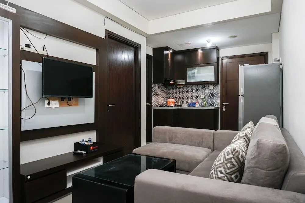 Cozy 2BR Aspen Residence Apartment By Travelio — фото 1