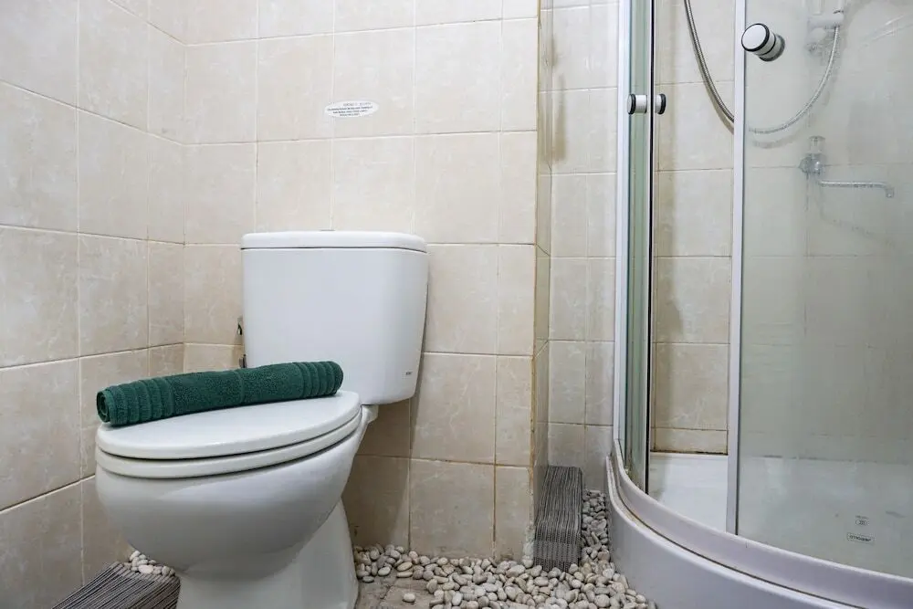 Джакарта: Elegant Pool View 2br Cosmo Mansion Apartment