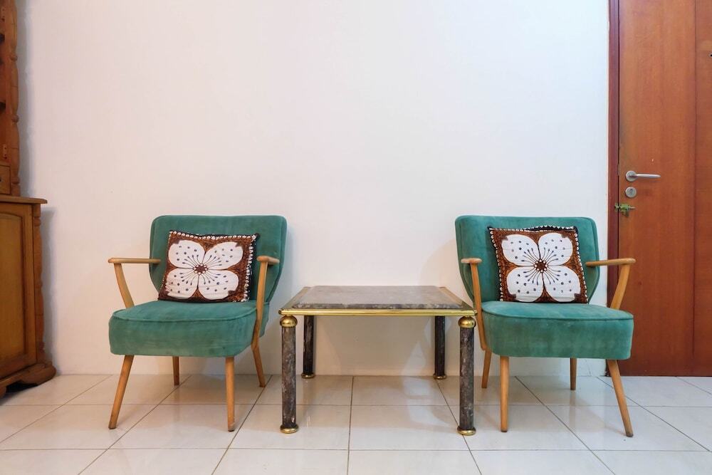 Джакарта: Homey & Vintage 2BR @ Sudirman Park Apartment