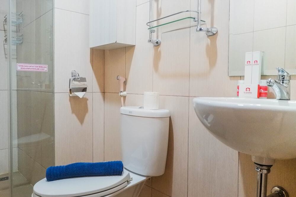 Сурабая: Homey 2BR Apartment at Tamansari Papilio