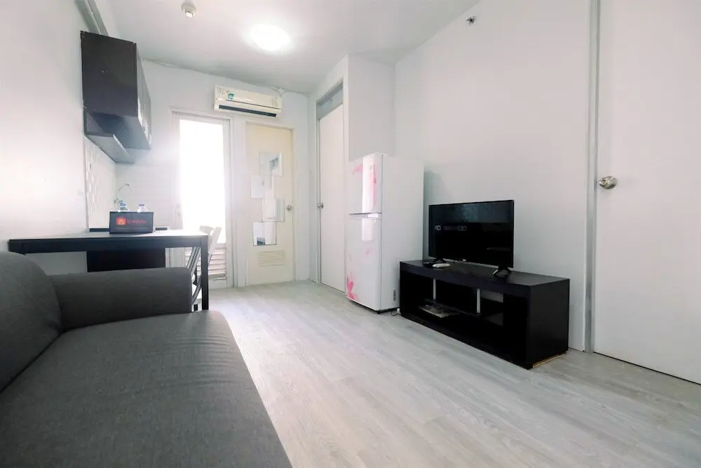 Джакарта: Homey 2BR at Gading Nias Residences Apartment