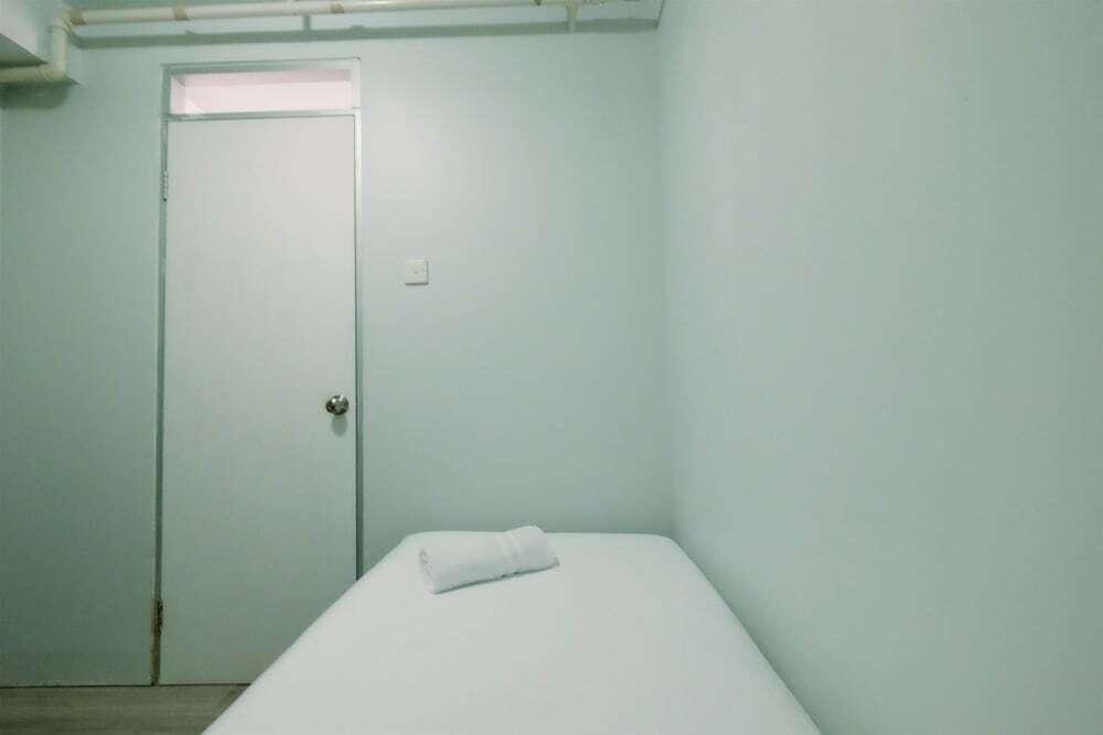 Джакарта: Homey 2BR at Gading Nias Residences Apartment