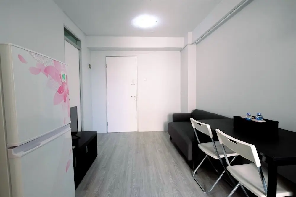 Джакарта: Homey 2BR at Gading Nias Residences Apartment