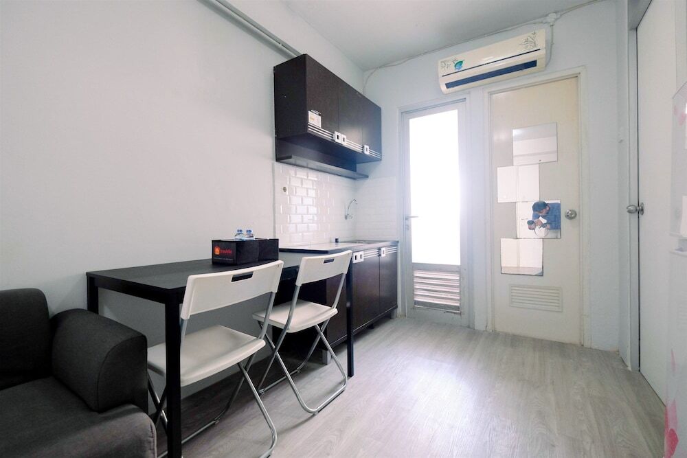 Джакарта: Homey 2BR at Gading Nias Residences Apartment