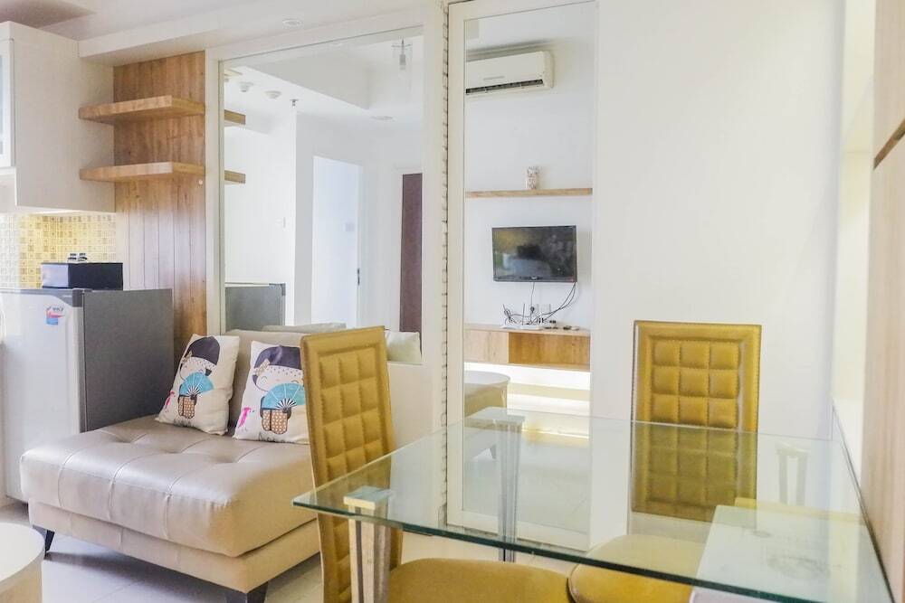 Сурабая: Homey 2BR at Waterplace Residence